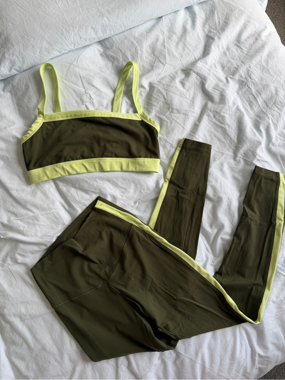Viral Aerie Set
